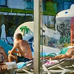 Royale Sundance Studio 7 Beach Spa & Pool Mamaia Nord