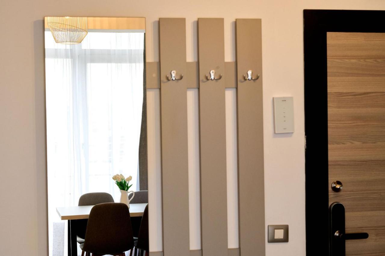 Royale Sundance 7 & Pool Nord Apartment Mamaia