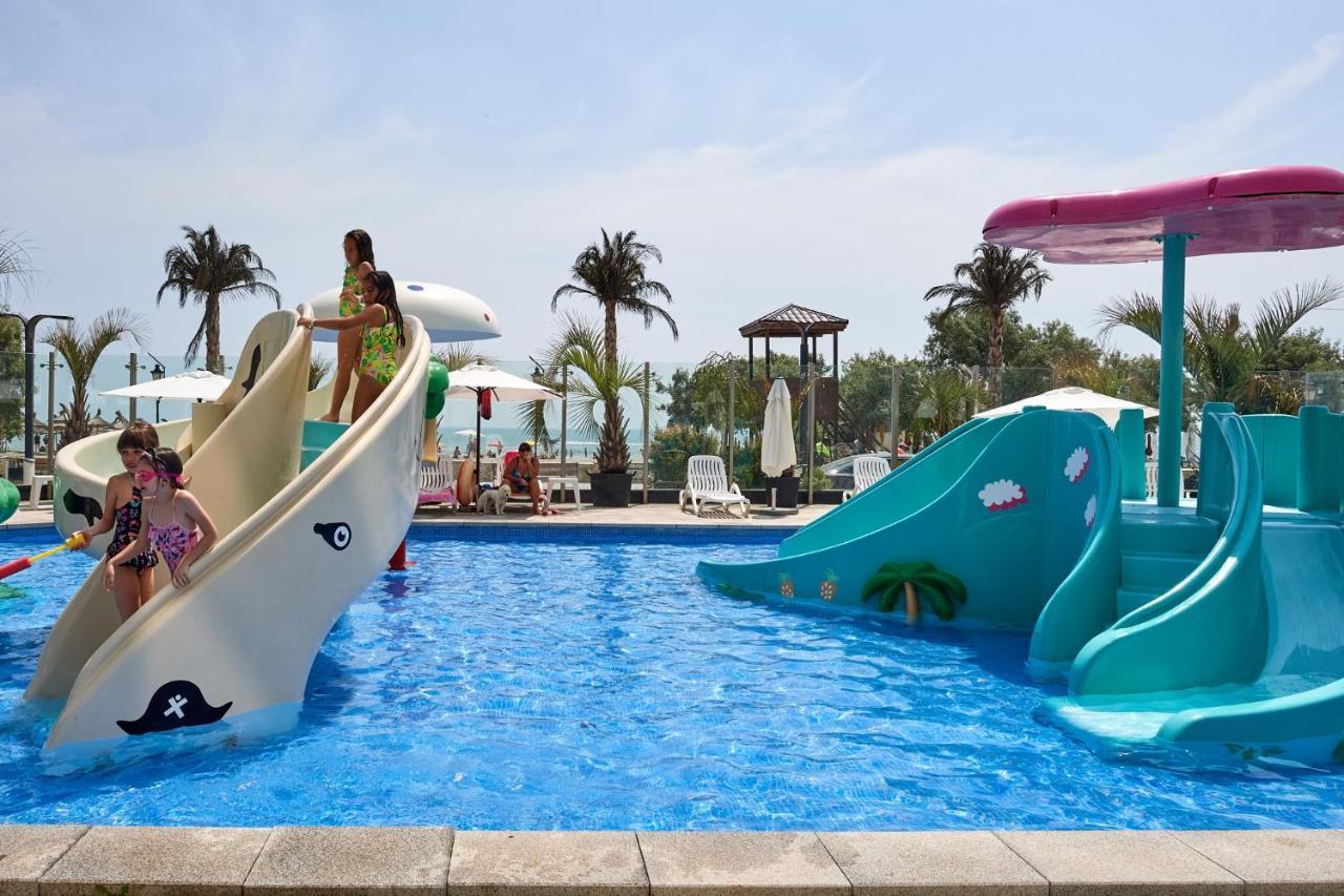 Royale Sundance 7 & Pool Nord Apartment Mamaia